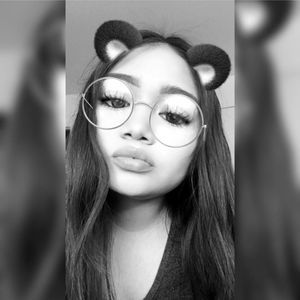 Meet your Posher, Damaris